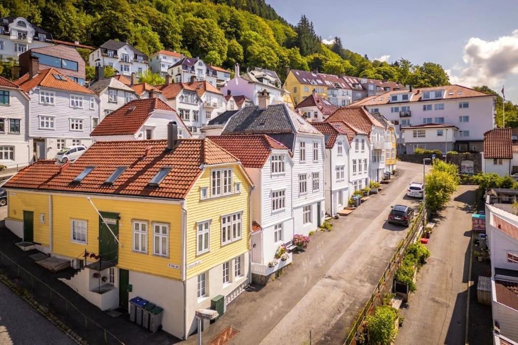 Leilighet I Bergens Vakreste Gate - Nydelig Utsikt Over Innseilingen Til Bergen! 外观 照片