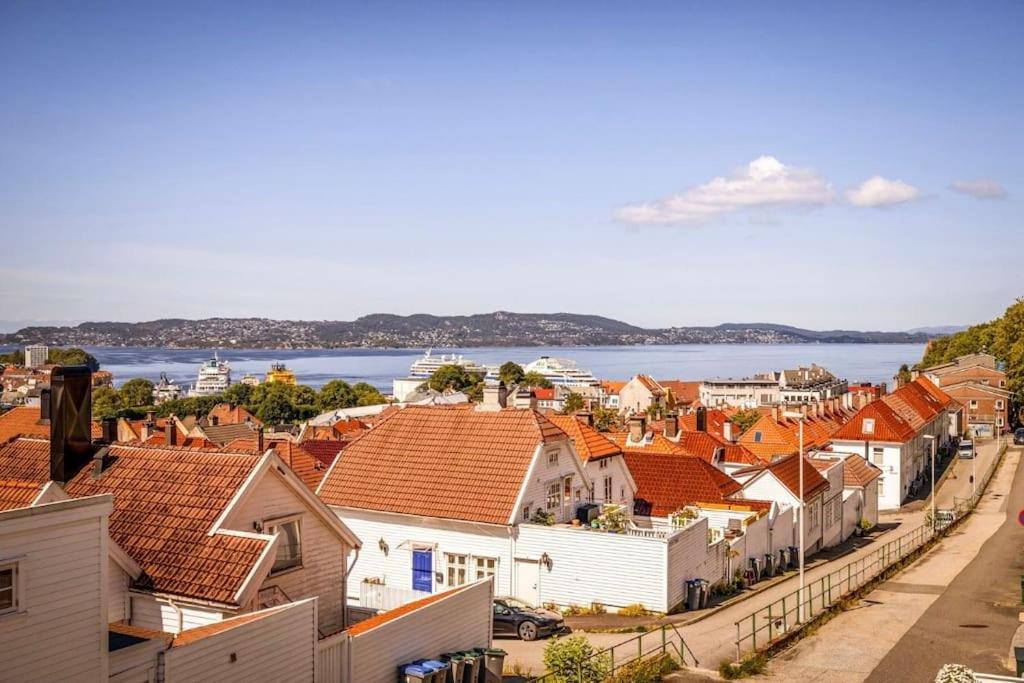 Leilighet I Bergens Vakreste Gate - Nydelig Utsikt Over Innseilingen Til Bergen! 外观 照片